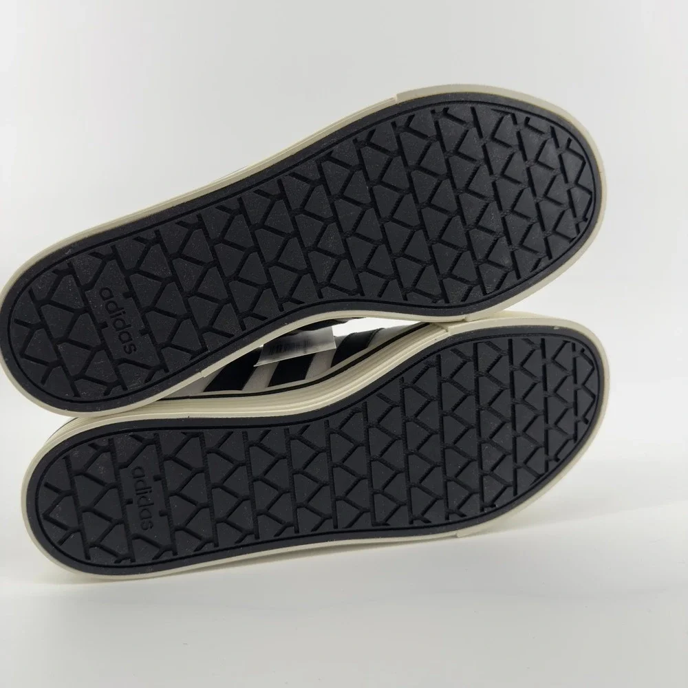Adidas Daily 4.0 Sneakers Lace Up Skateboarding White‎ Black Men 8/Women 9 NWB